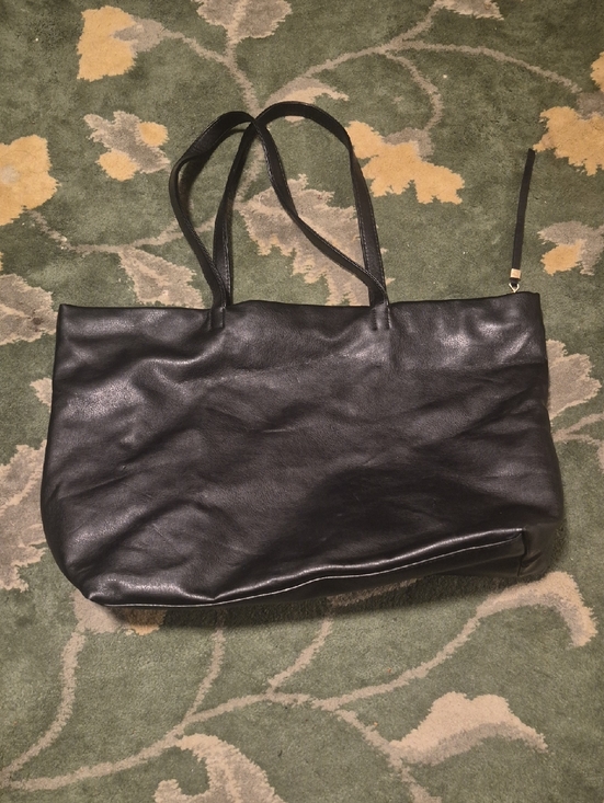 Donna Karan Handbags - Donna Karan Black Leather Tote